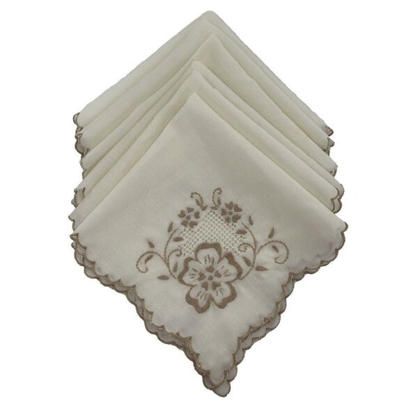 Embroidered cutout Table runner, 6 placemats and 6 napkins Unbleached - Picture 3 of 8